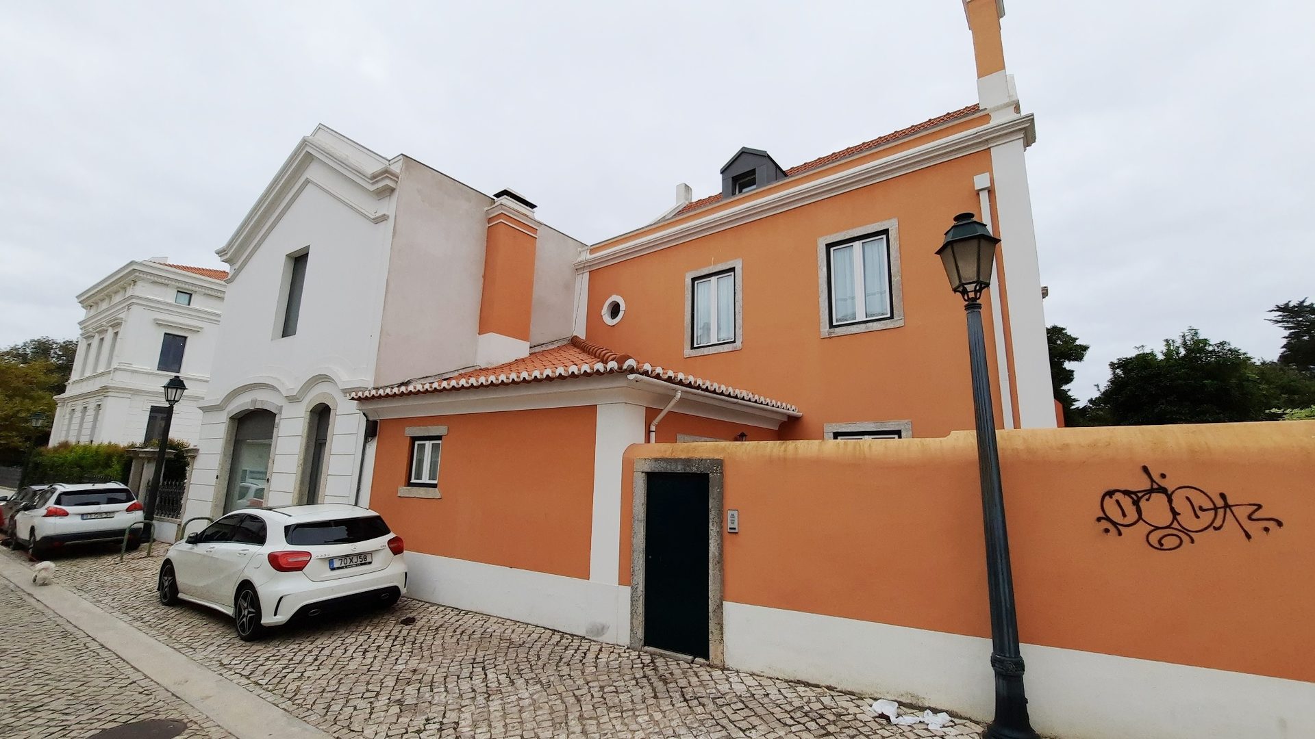 Aldo Castellani's home (site), Cascais - 03.jpg